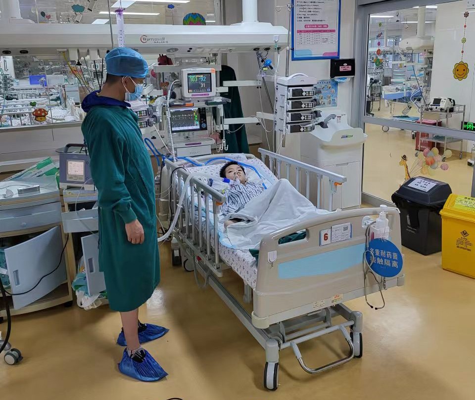 石柱跨省救护车出租公司