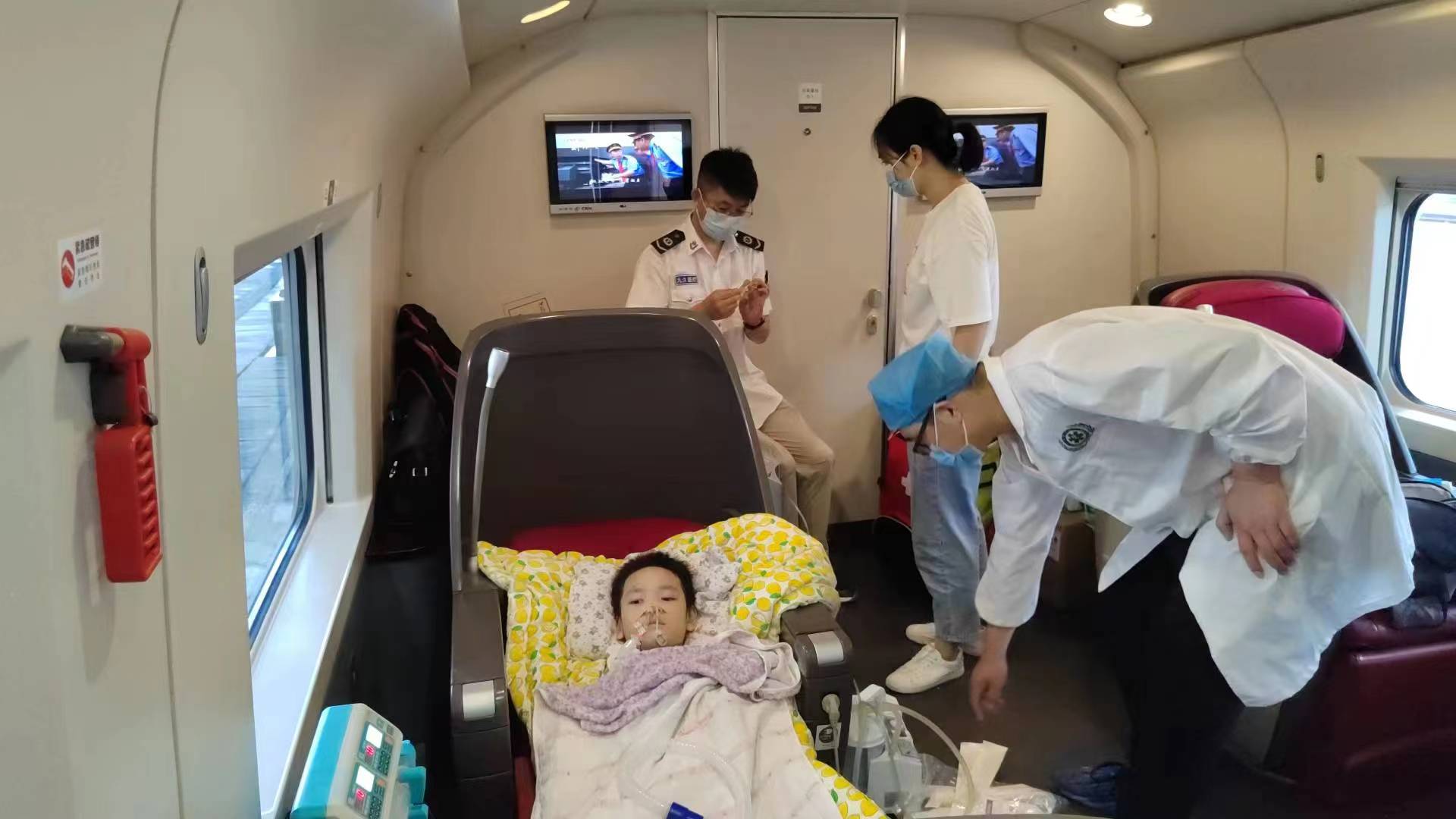 石柱婴幼儿高铁转运